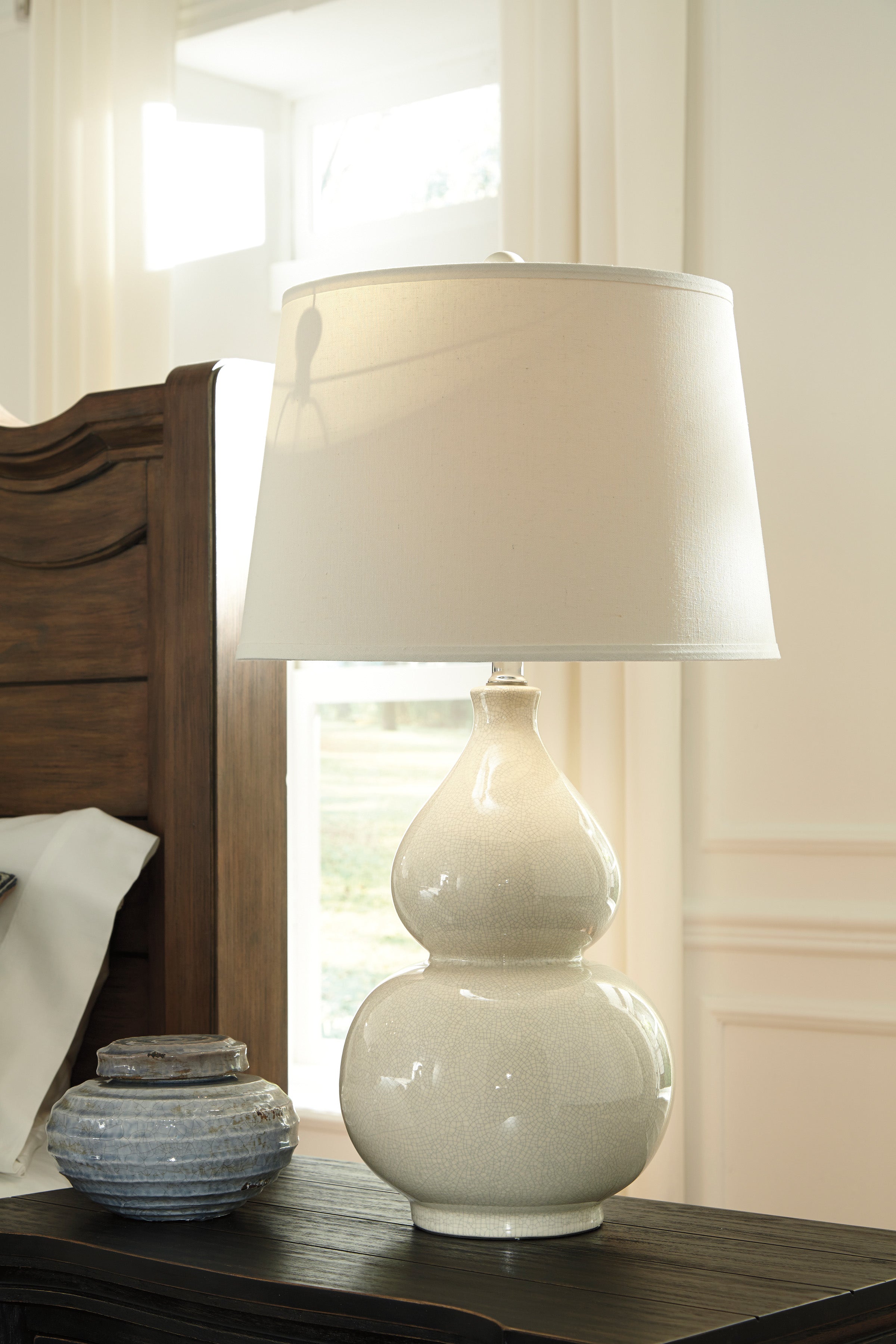 Safiya Cream Ceramic Table lamp